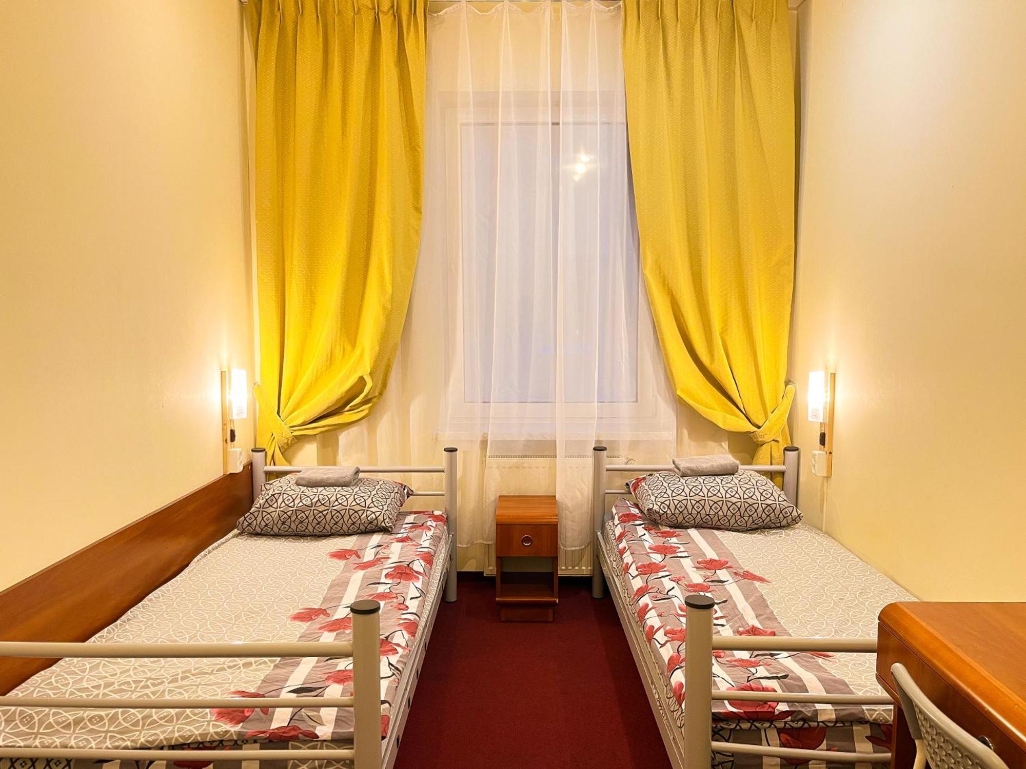 Fry House Hostel วอร์ซอ ภายนอก รูปภาพ