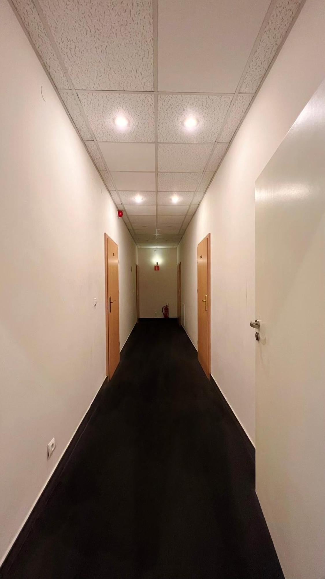 Fry House Hostel วอร์ซอ ภายนอก รูปภาพ