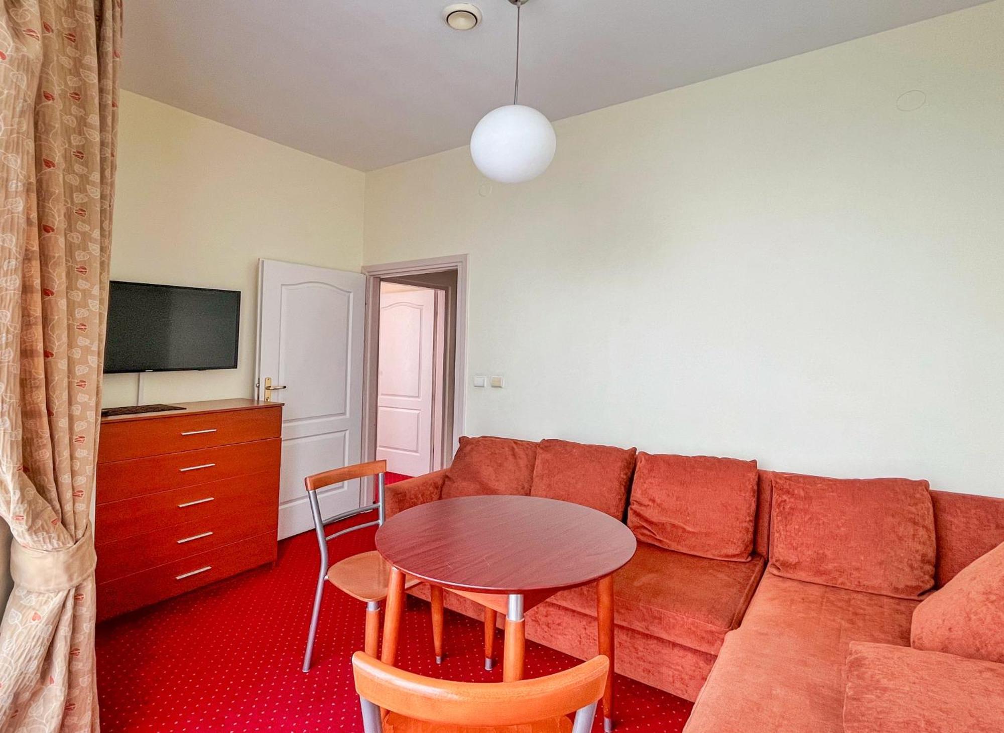 Fry House Hostel วอร์ซอ ภายนอก รูปภาพ