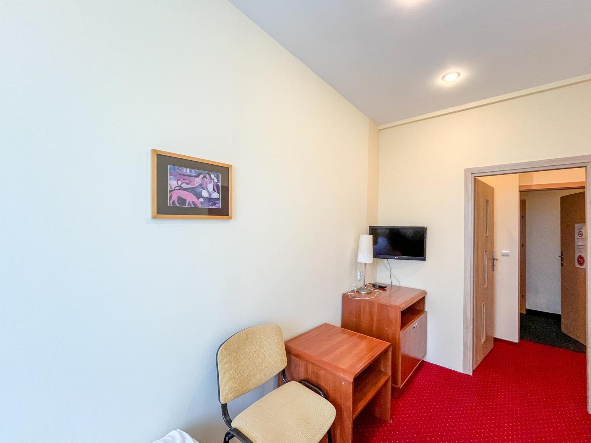 Fry House Hostel วอร์ซอ ภายนอก รูปภาพ