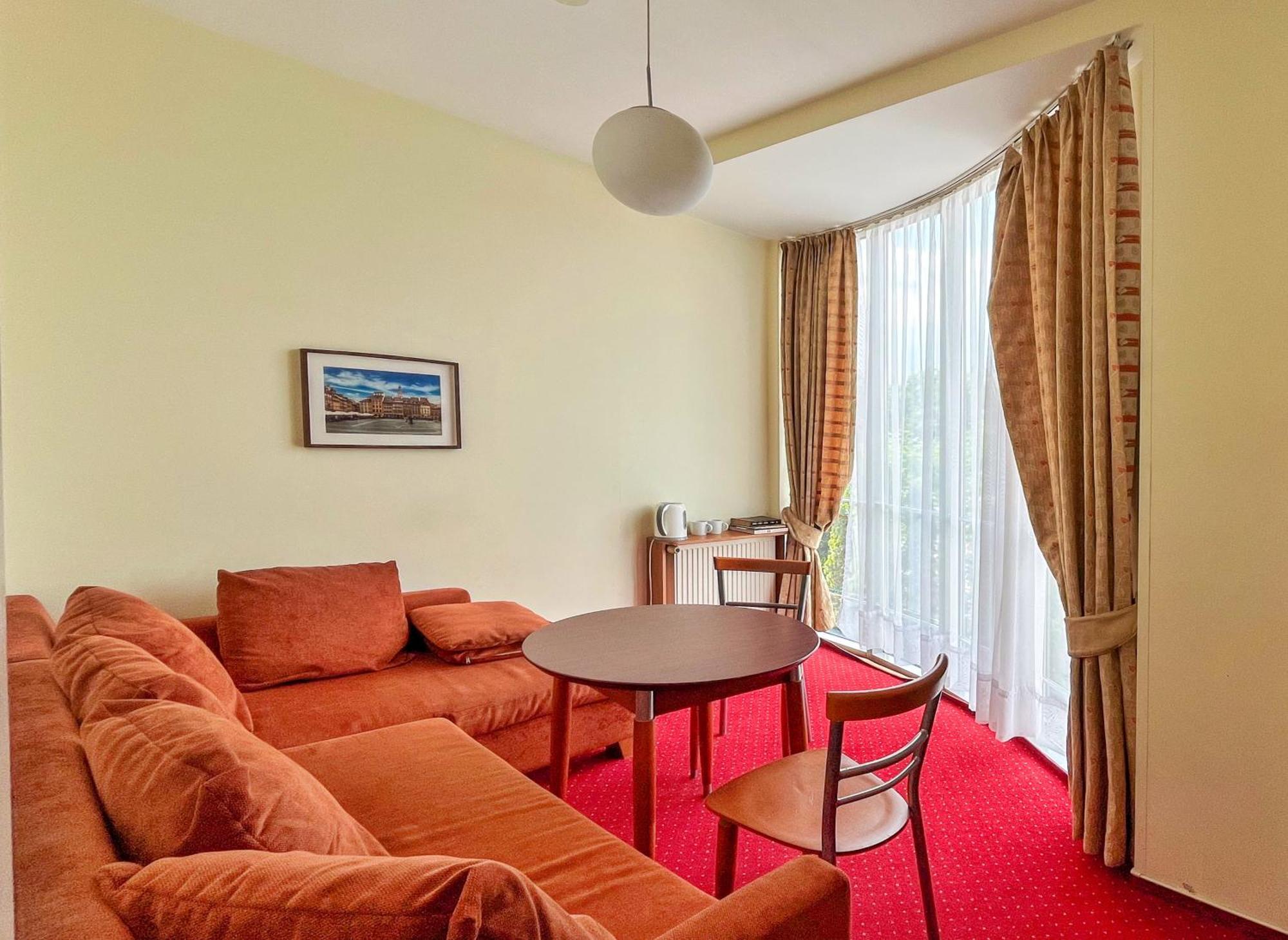 Fry House Hostel วอร์ซอ ภายนอก รูปภาพ