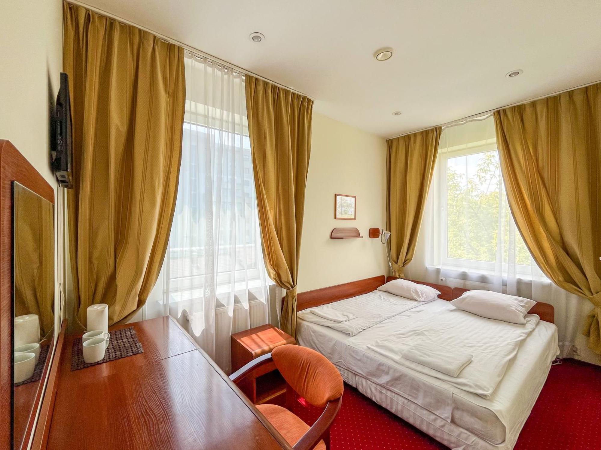 Fry House Hostel วอร์ซอ ภายนอก รูปภาพ