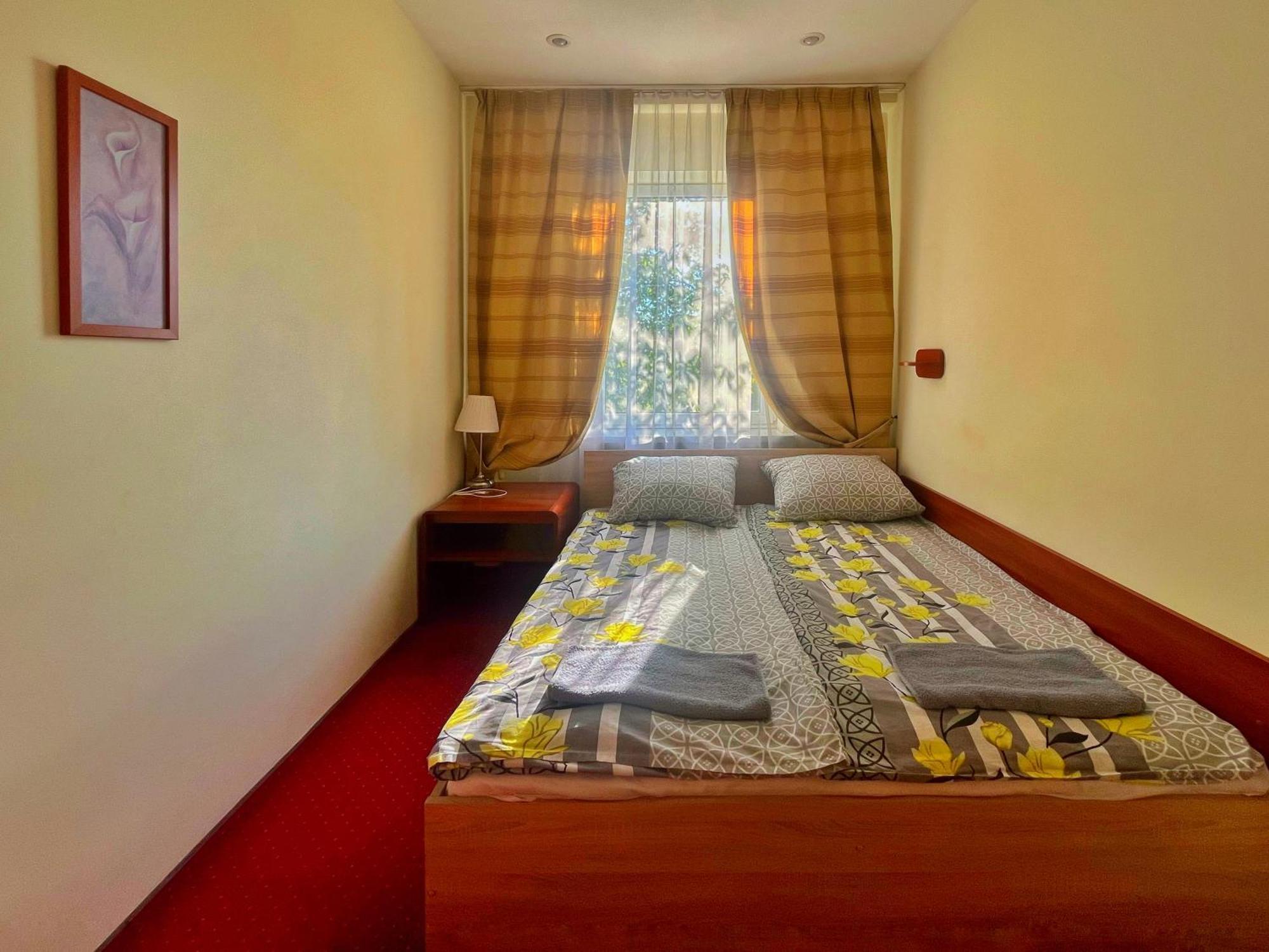 Fry House Hostel วอร์ซอ ภายนอก รูปภาพ